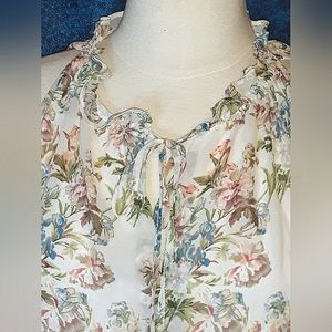 Romantic max studio sleeveless blouse